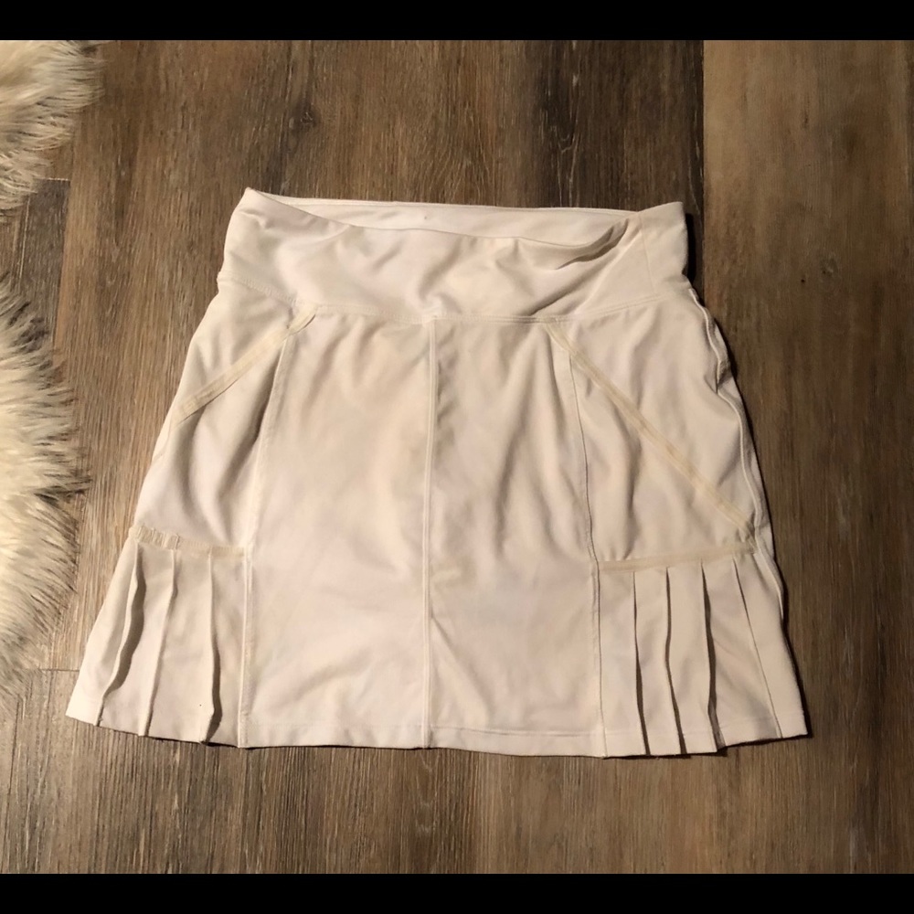 NWOT Athleta Skort with Pleated Details